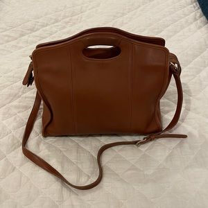 COACH RARE AND RETIRED camel leather purse with strap